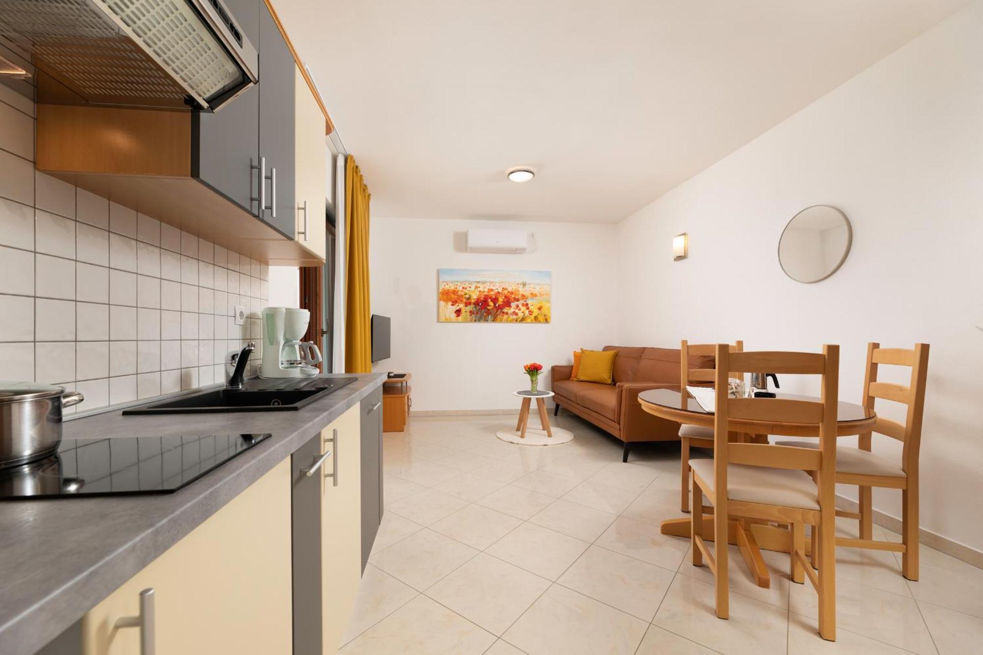 Apartments Kvarner 2 Malinska Exterior foto