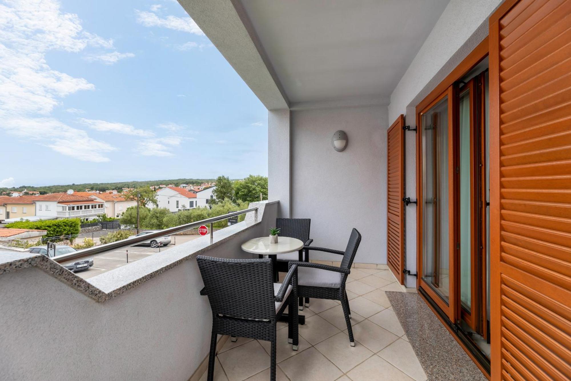 Apartments Kvarner 2 Malinska Exterior foto